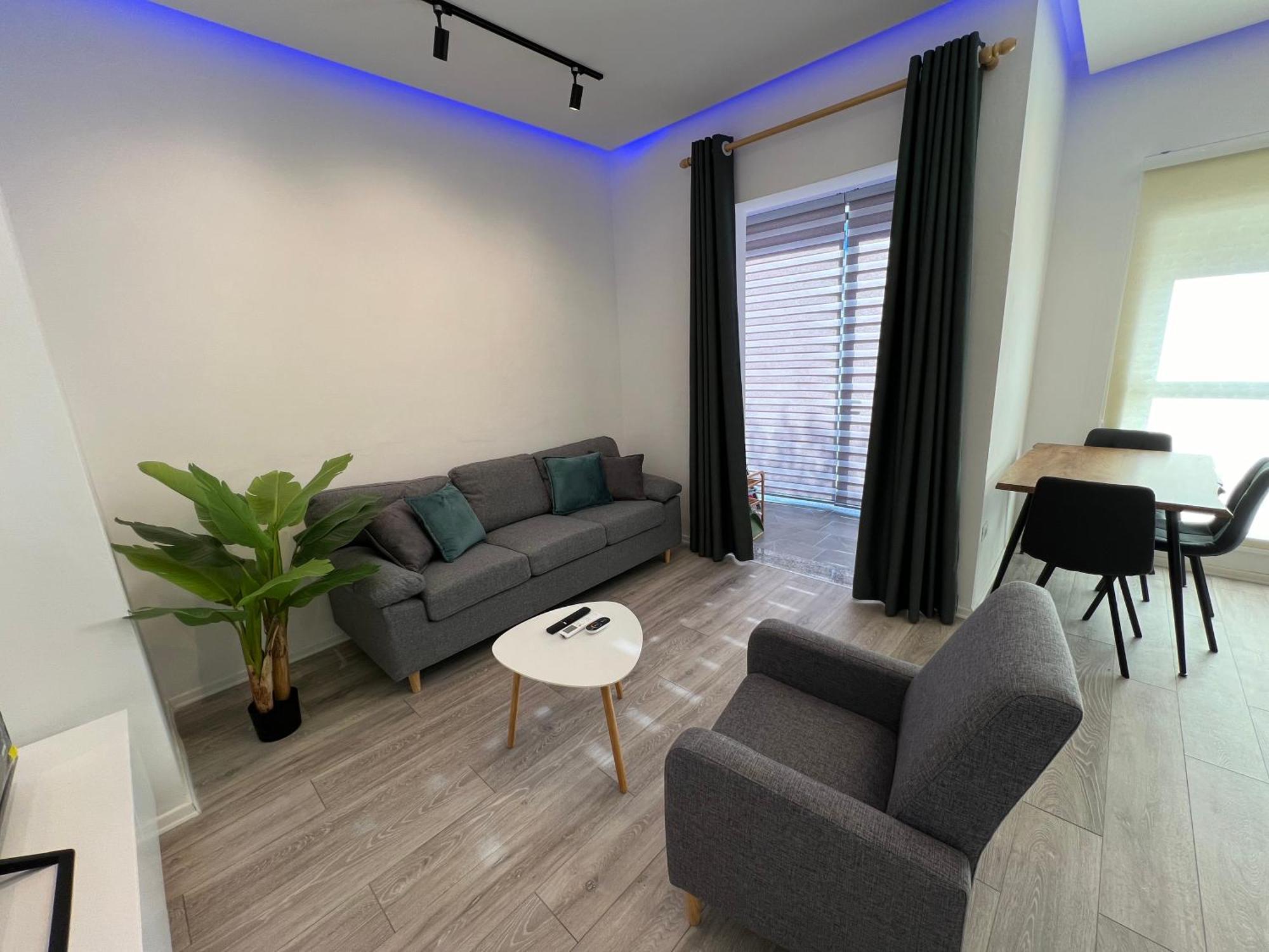 Sunflower Apartment Tiranë Ngoại thất bức ảnh