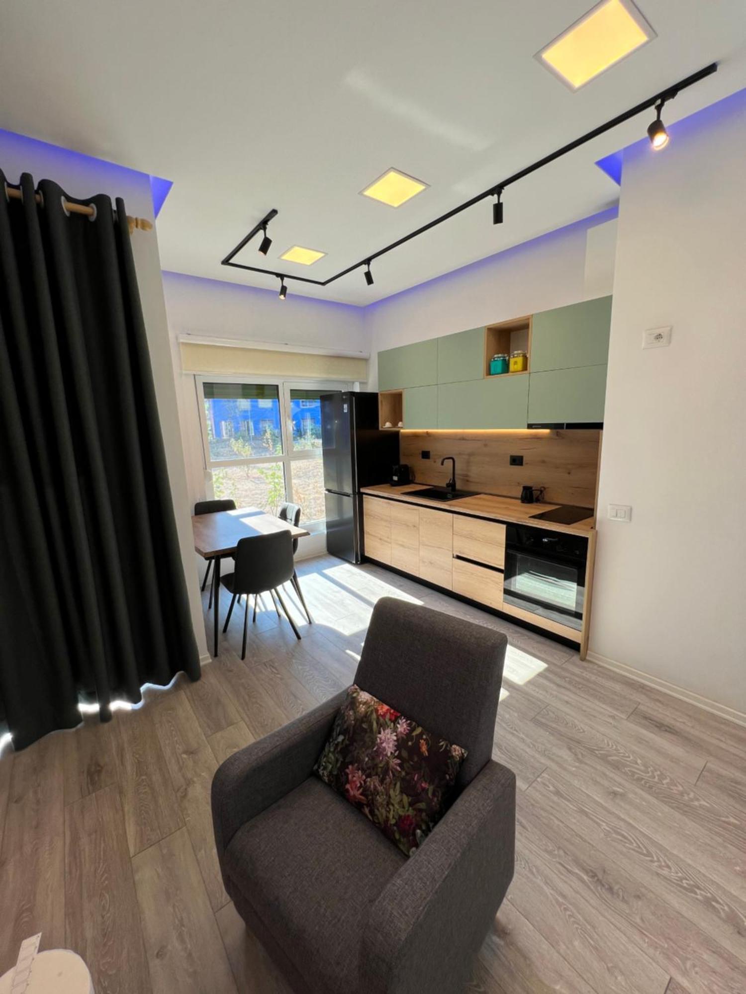 Sunflower Apartment Tiranë Ngoại thất bức ảnh