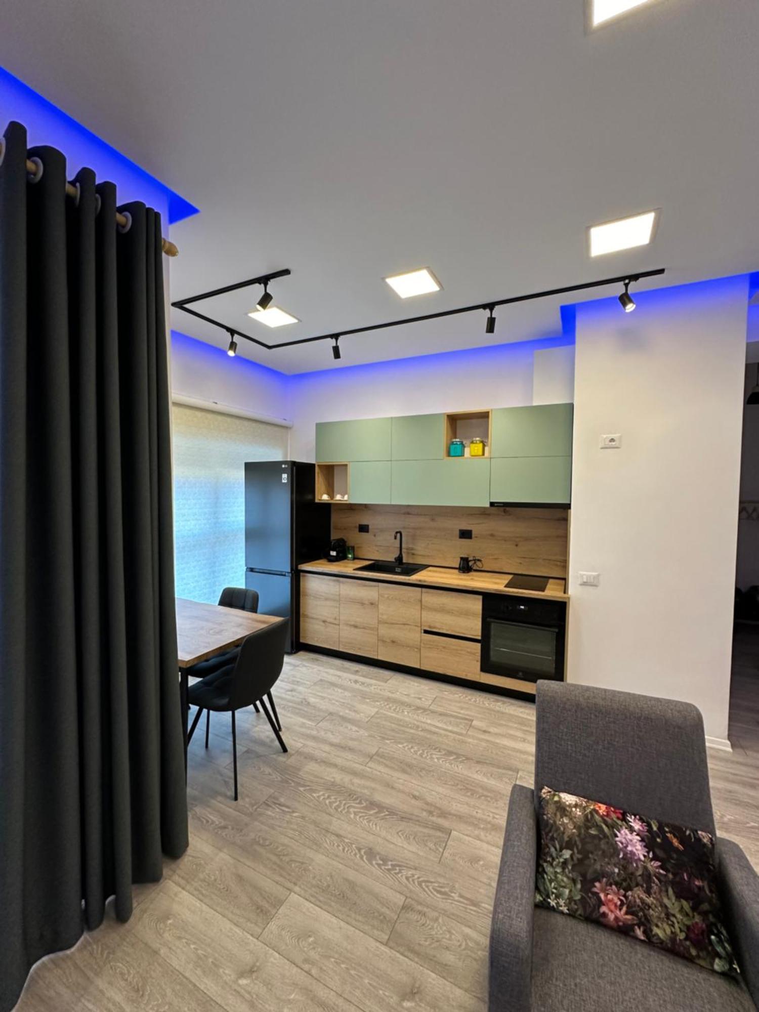 Sunflower Apartment Tiranë Ngoại thất bức ảnh