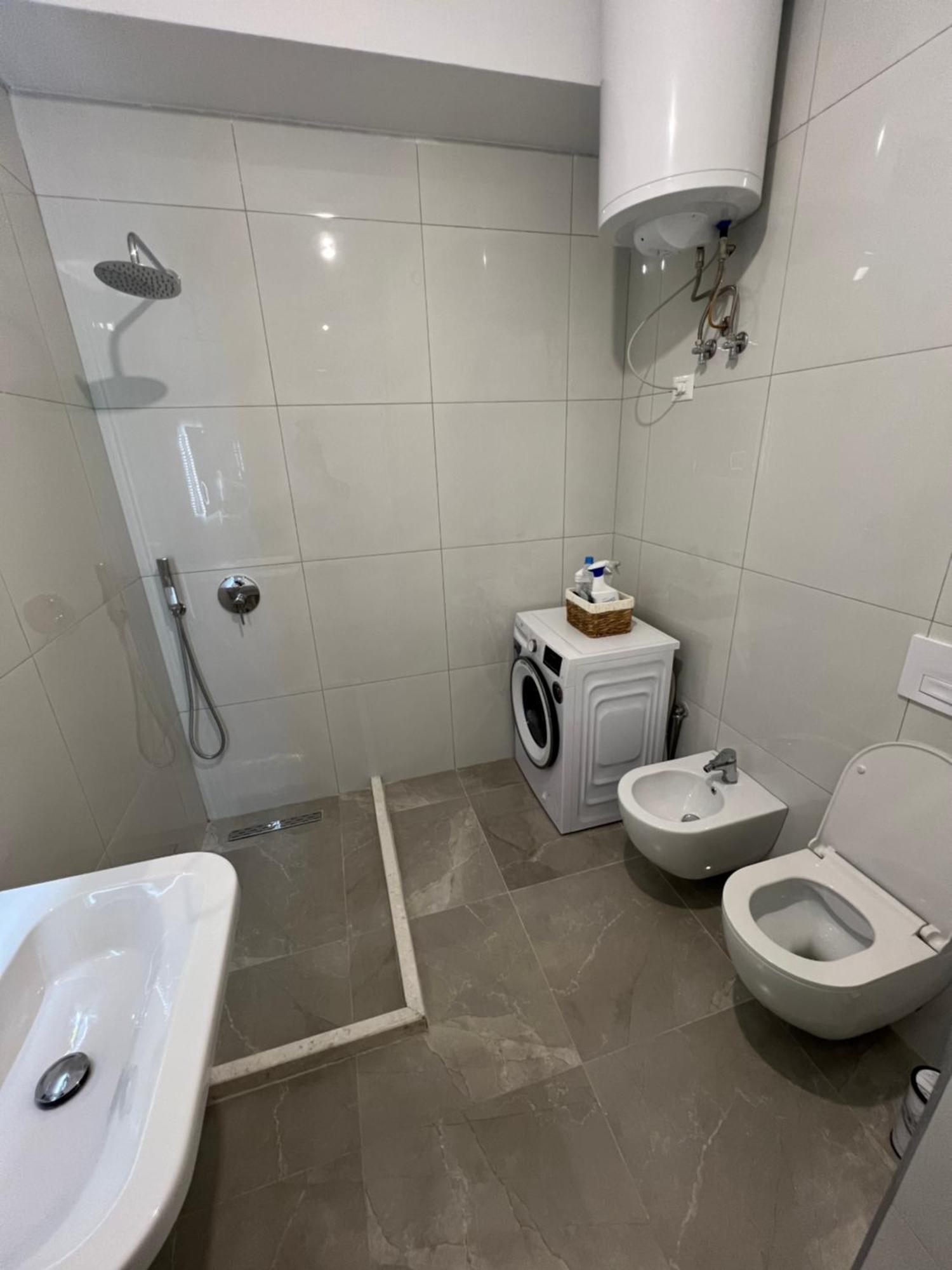 Sunflower Apartment Tiranë Ngoại thất bức ảnh