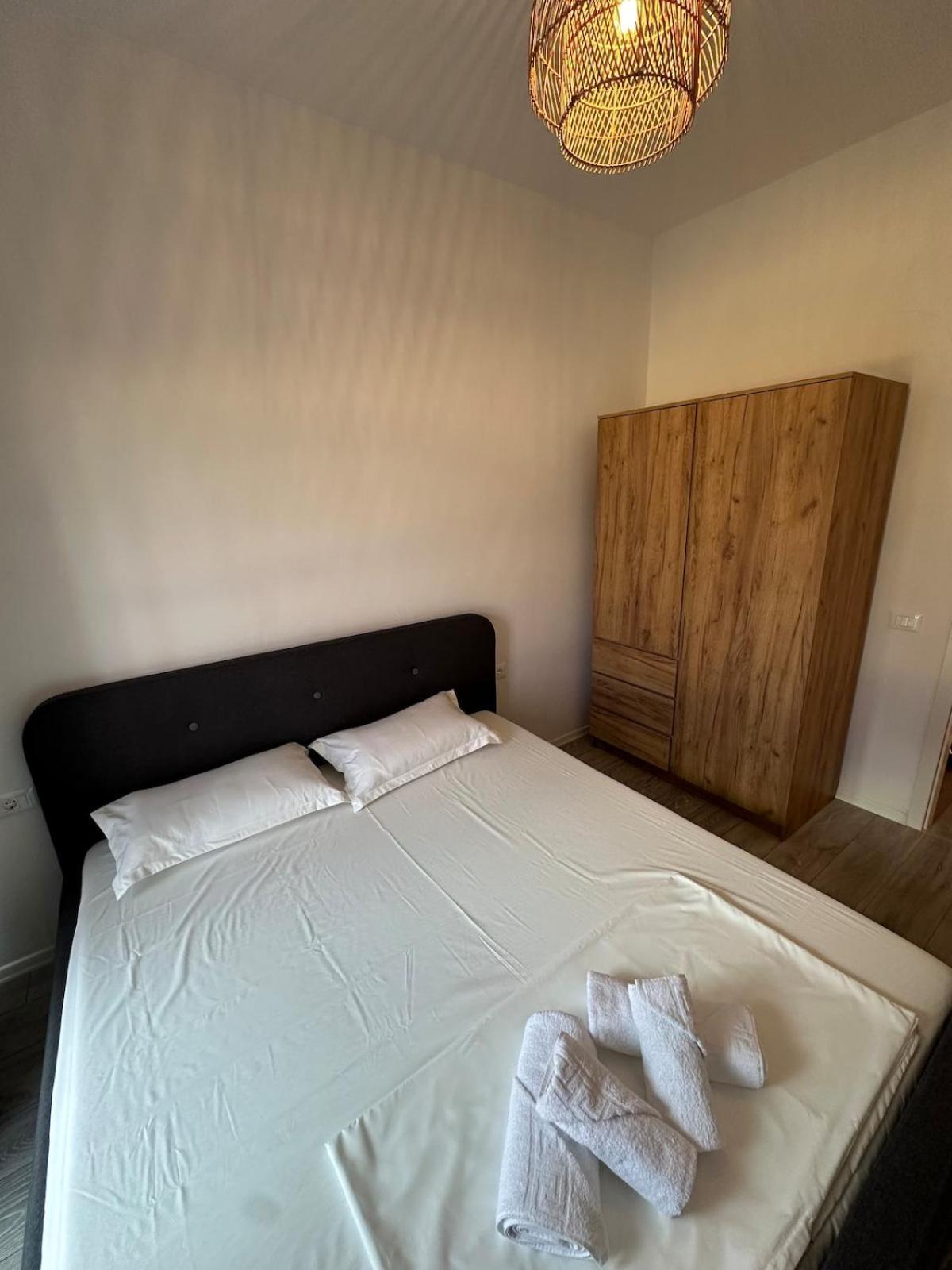 Sunflower Apartment Tiranë Ngoại thất bức ảnh
