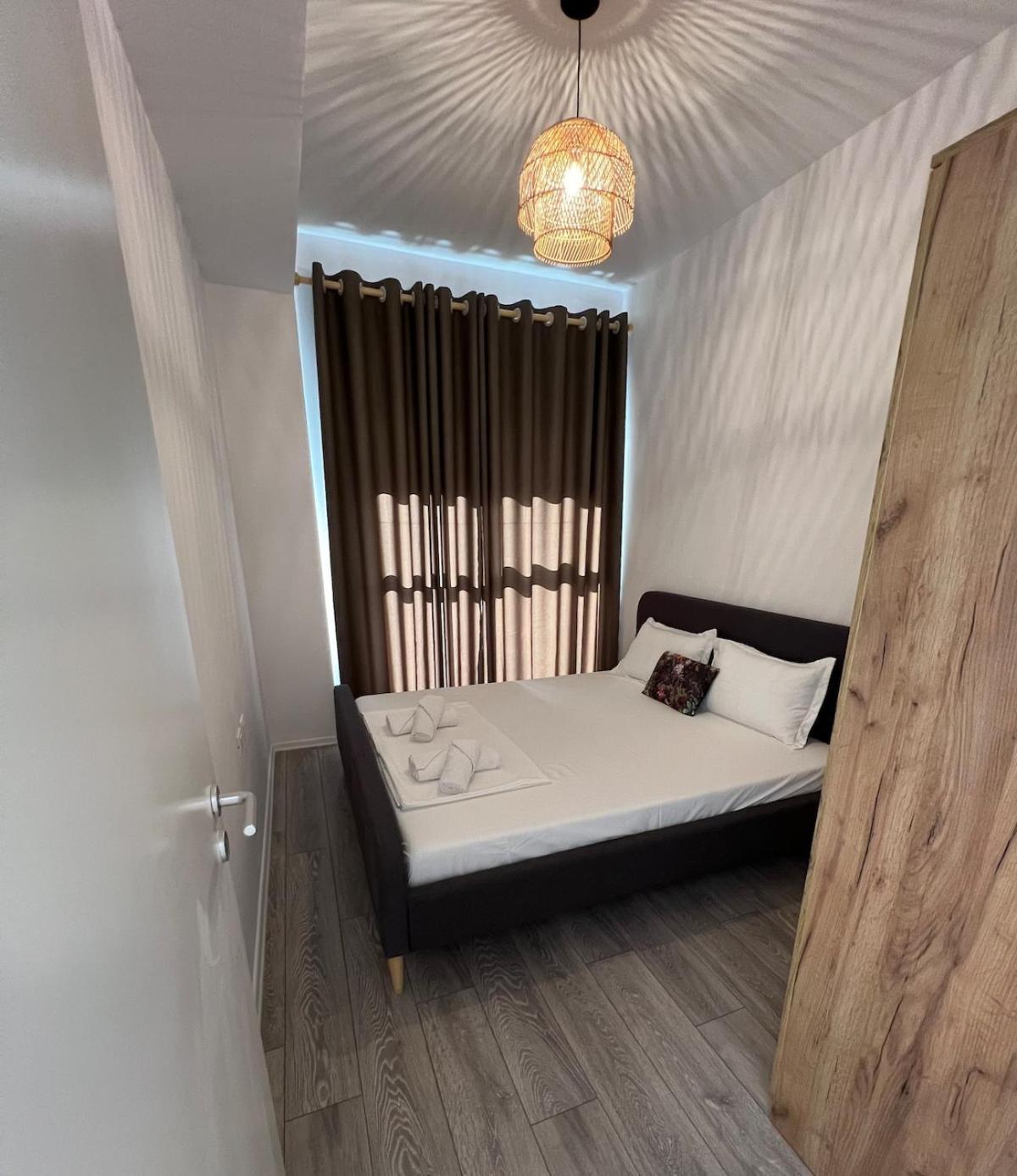 Sunflower Apartment Tiranë Ngoại thất bức ảnh